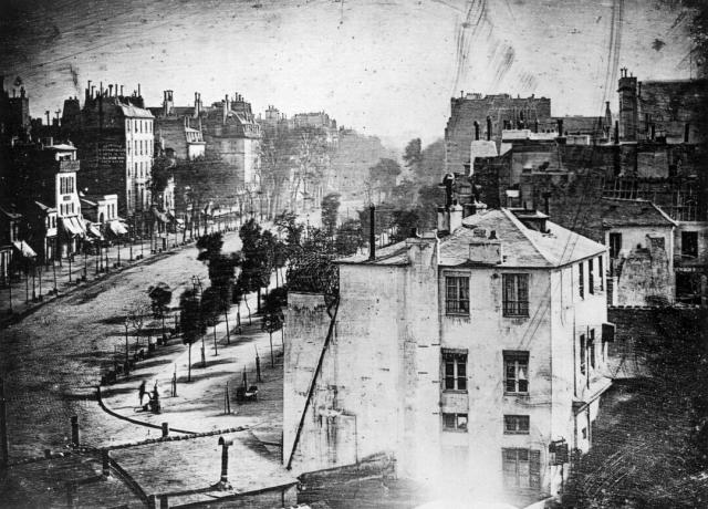 Boulevard du Temple, Paris - Daguerreotyp taget av Louis Daguerre.