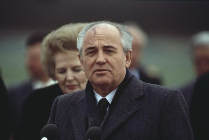 Den ryska ledaren Mikhail Gorbatsjov i slutet av ett officiellt besök i London. (7 april 1989)