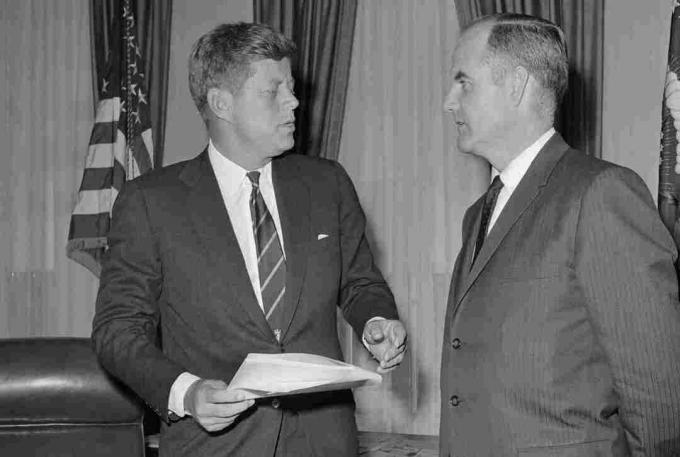 Fotografi av president Kennedy och George McGovern