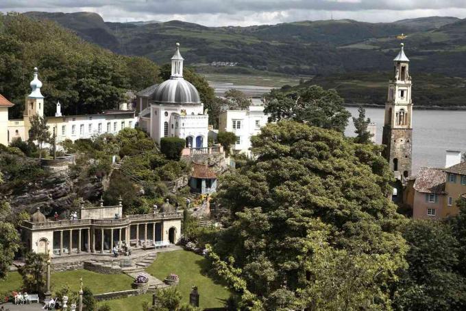 Kupoler och spiror i Portmeirion i norra Wales