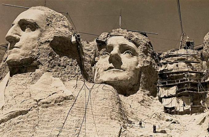 Mount Rushmore under konstruktion