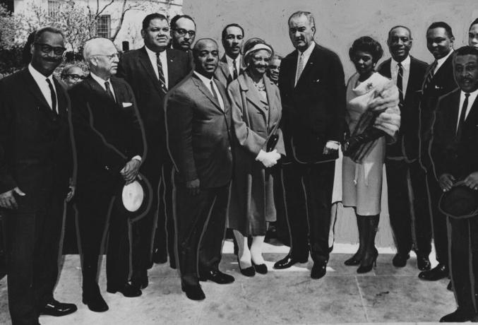 USA: s president Lyndon Johnson diskuterade aspekter av hans War on Poverty-lagstiftning