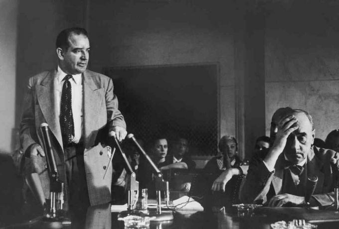 fotografi av senator Joseph McCarthy och advokat Joseph Welch