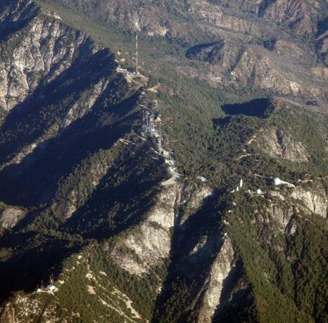 Mount Wilson och Observatory ridge flygfoto.