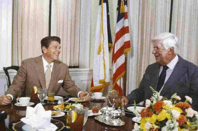 foto av Ronald Reagan och Tip O'Neill