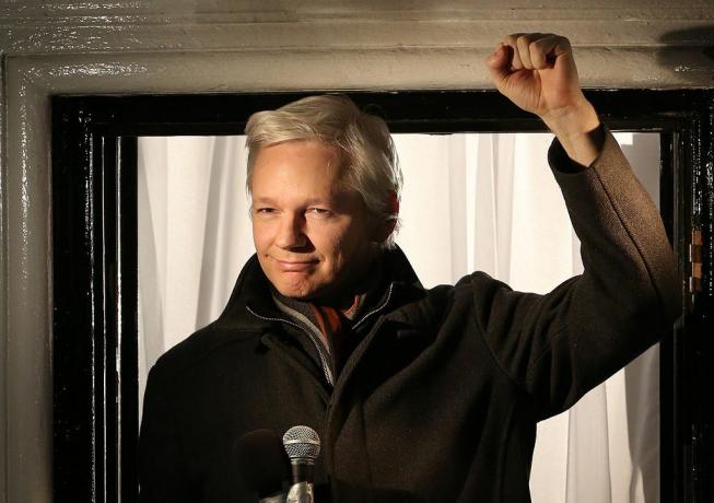 Wikileaks grundare Julian Assange talar från Ecuadors ambassad den 20 december 2012 i London, England.