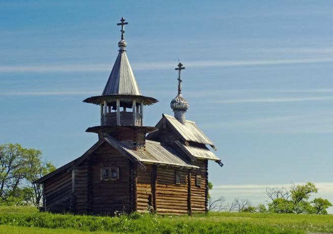 Träkyrka på ön Kizhi, Ryssland