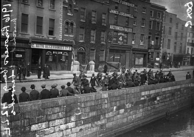 Irländska rebellfångar marscherades genom Dublin 1916.