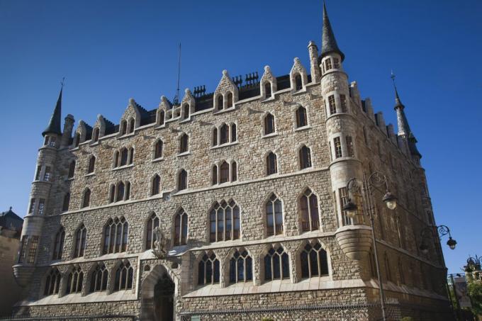 Casa Botines, eller Casa Fernández y Andrés, av Antoni Gaudí i León, Spanien