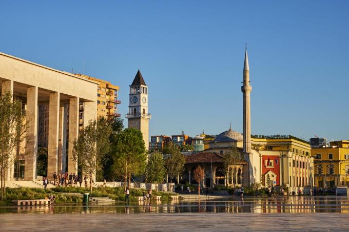 Albanien, Tirana, Skanderbeg-torget