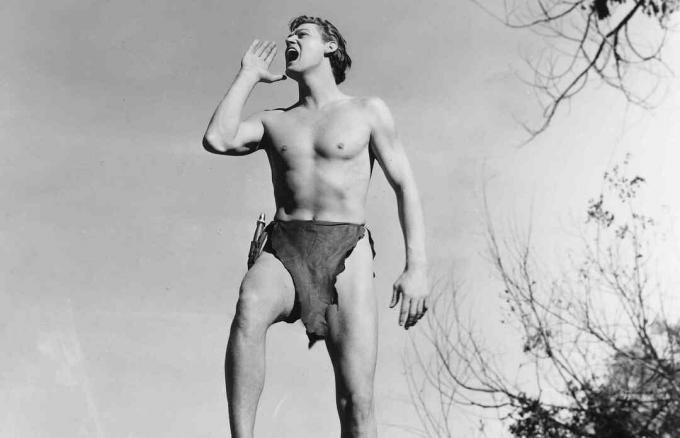 Johnny Weissmuller som skildrar Tarzan