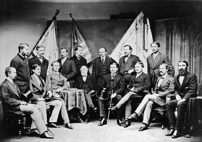 Gruppporträtt av officerarna från 20:e regementet av Massachusetts Volunteers, inklusive den amerikanske högsta domstolens domare Oliver Wendell Holmes Jr.